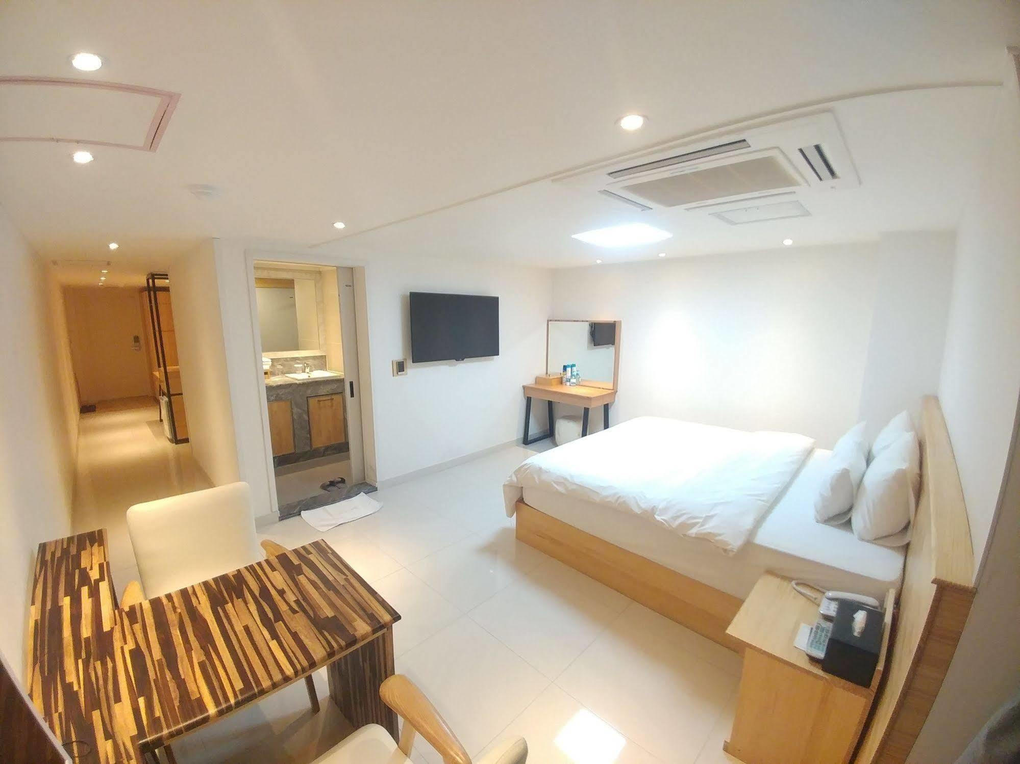 I.Y Hotel Suwon Dış mekan fotoğraf