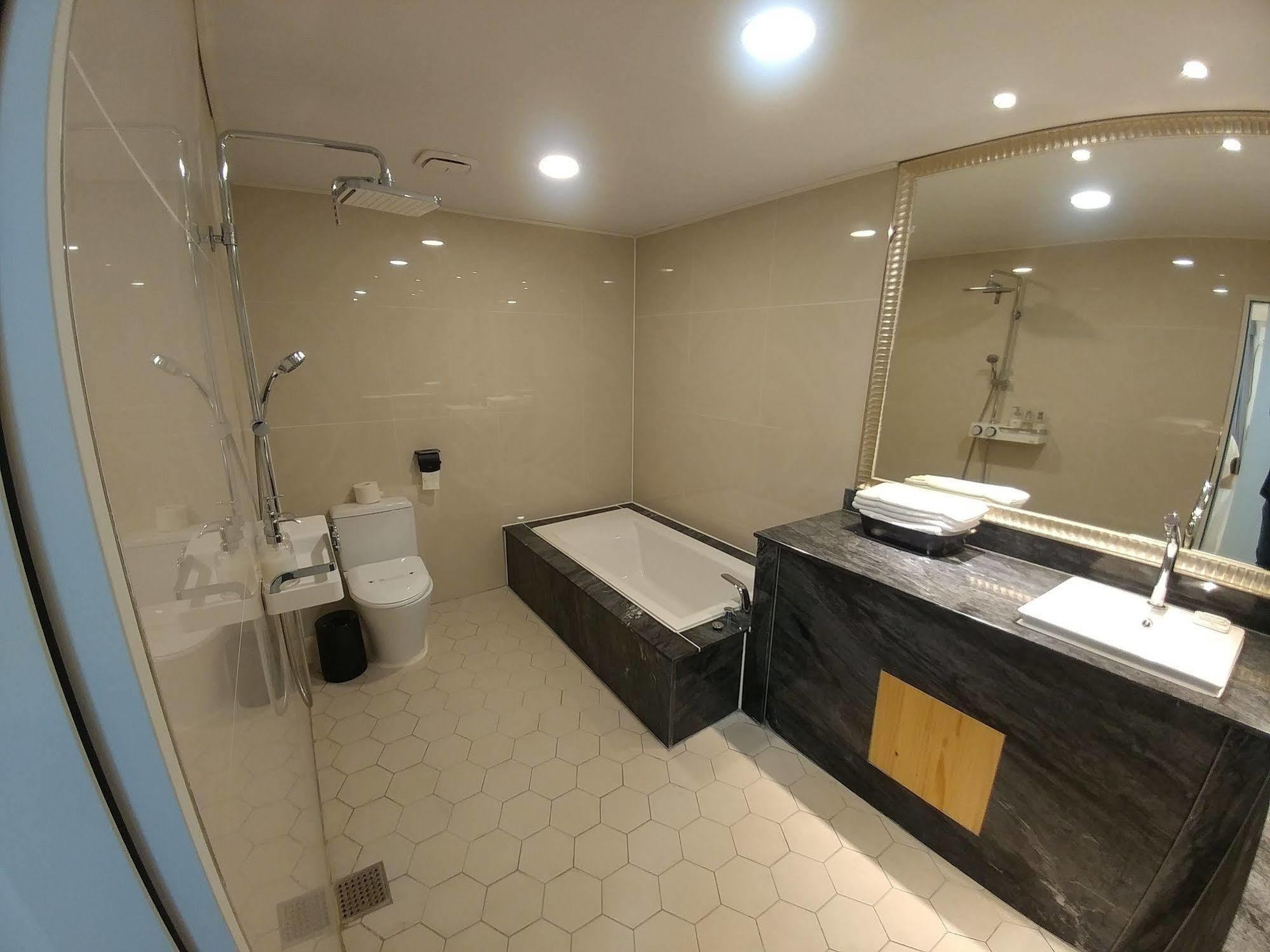 I.Y Hotel Suwon Dış mekan fotoğraf