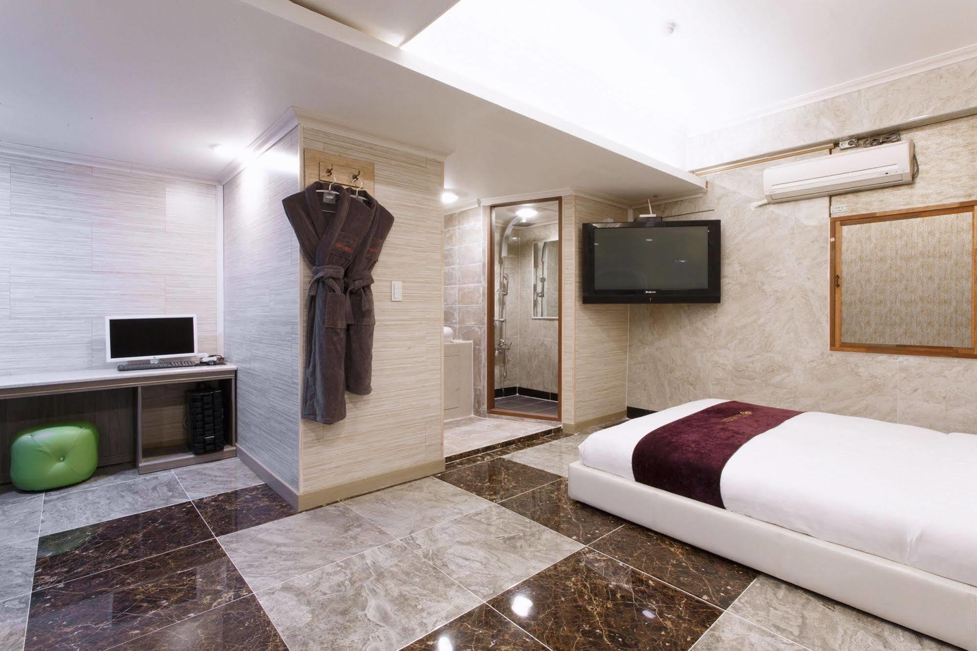 I.Y Hotel Suwon Dış mekan fotoğraf